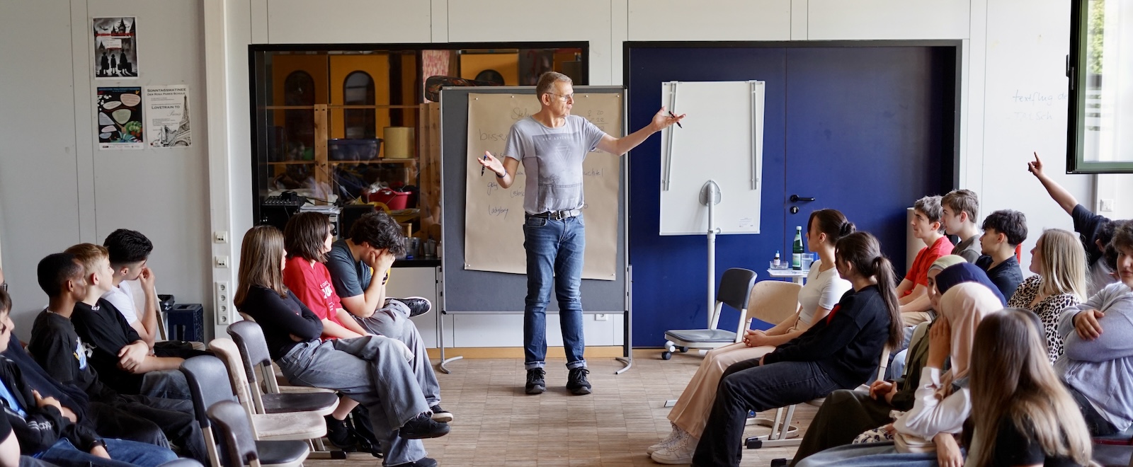 Klassenzimmerstück für mehr Akzeptanz und Vielfalt