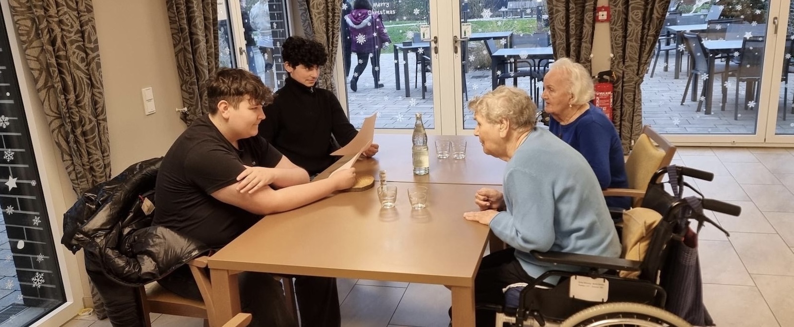 NABU Liga-Kurs besucht Seniorenresidenz Herten 